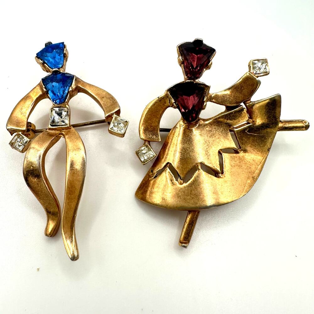 1940s vintage gold tone dancing couple purple blue rhinestones figural brooches